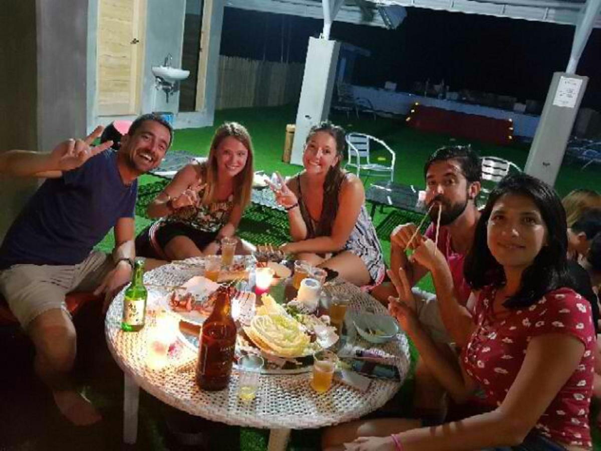 W Hostel Boracay Boracay Island ภายนอก รูปภาพ